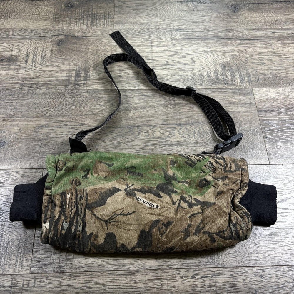 Realtree‎ Hand Warmer Camo Fleece Belt Muff Hunting Outdoor Green Brown Gear